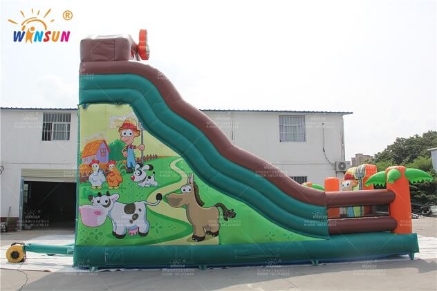 big farm inflatable jumping ground